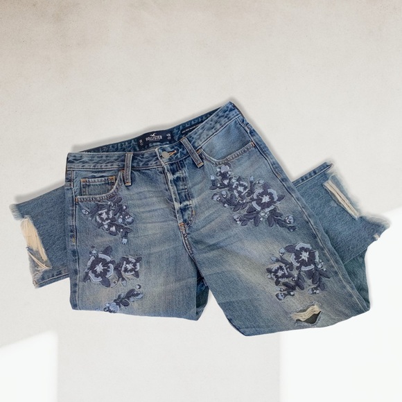 High Rise Vintage Straight Button Fly Ripped Jeans - Picture 2 of 14